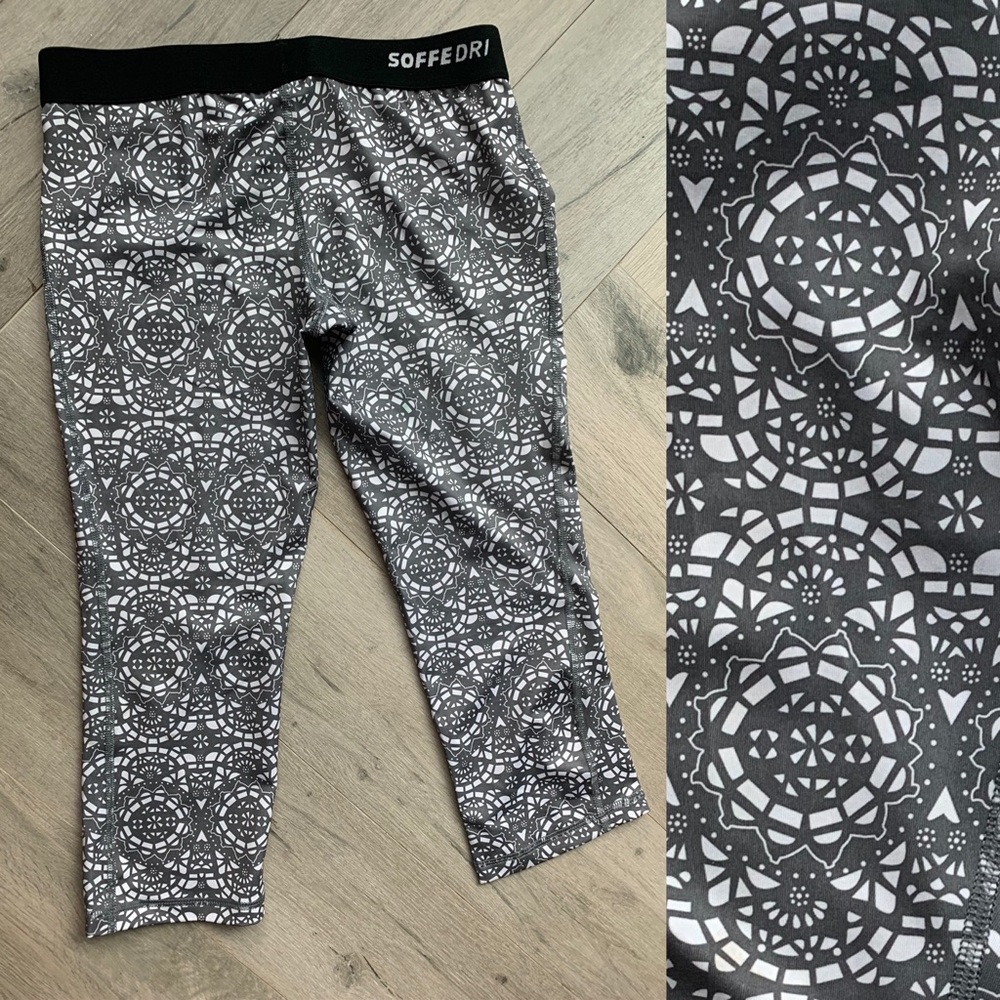 NWOT Soffe Low Rise Teen Capri Sz 16